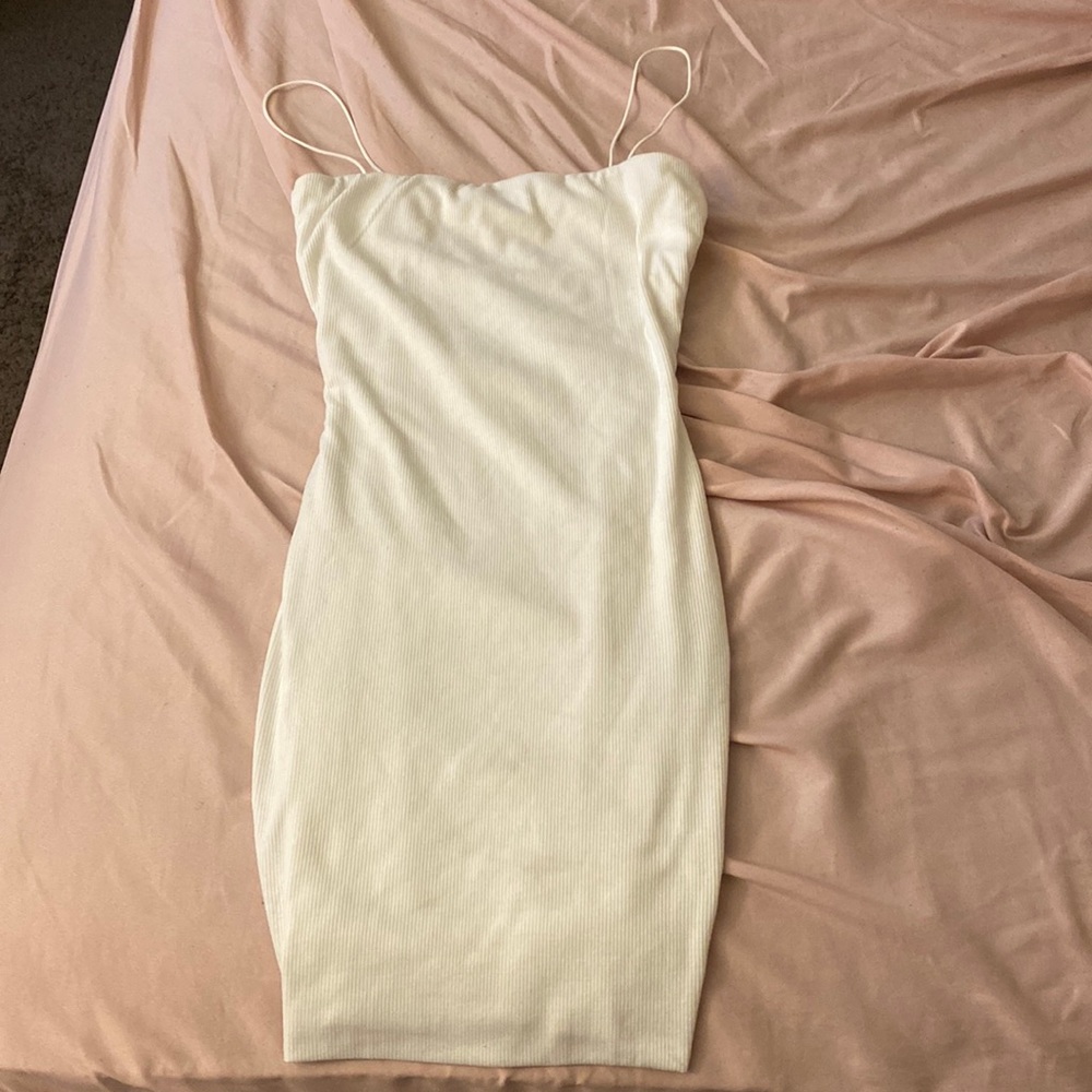 White bodycon dress